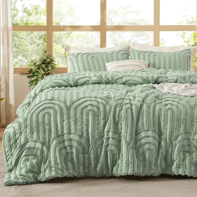 Bohemian Arch Quilt Bed Set — 3-Piece Ultra-Soft Coverlet with 2 Shams, Boho Chic Lightweight Bedding for All Seasons