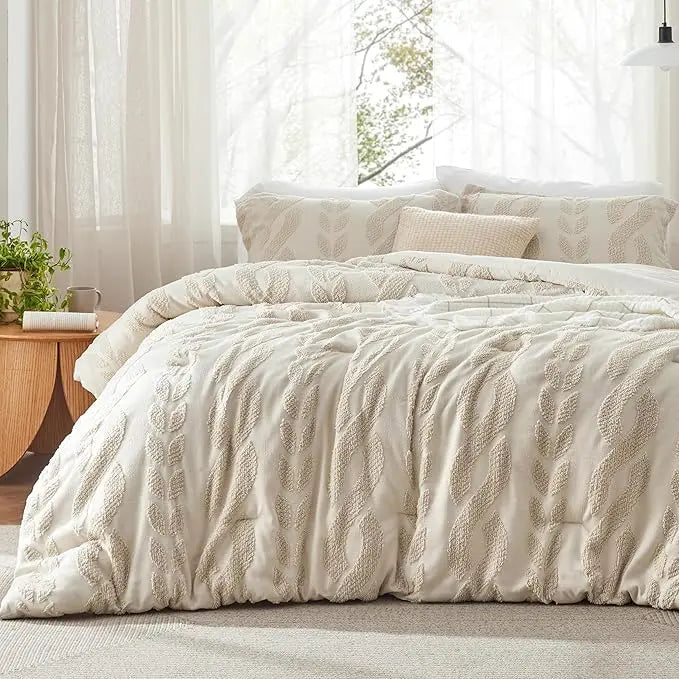 Bohemian Quilted Comforter Set 3-Piece — Soft Breathable Bedding with 2 Pillow Shams, Lightweight Boho Quilt