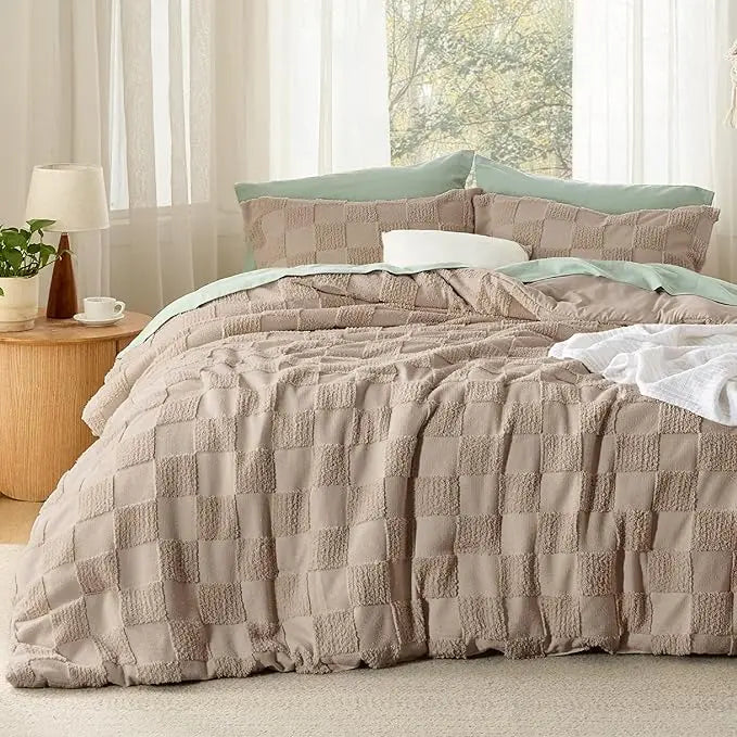 Bohemian Quilted Comforter Set 3-Piece — Soft Breathable Bedding with 2 Pillow Shams, Lightweight Boho Quilt